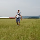 Towarzystwo Lotnicze Świebodzice kurs podstawowy 2018 dzień 9, Jacek zadowolony po swoim pierwszym samodzielnym locie.